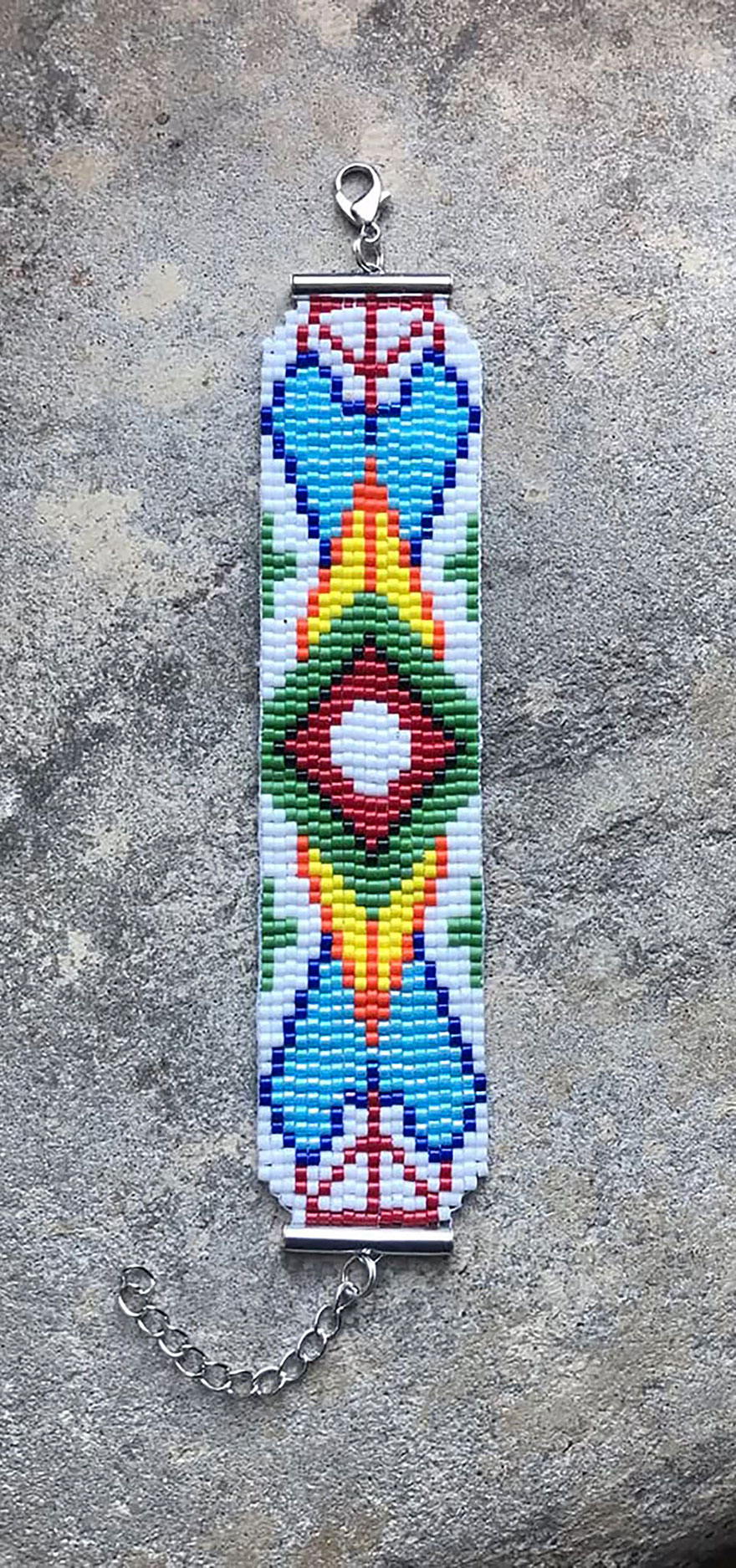 Bracelet en perles Miyuki Coeur blanc, rouge et vert (bracelet 2)