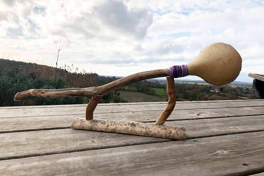 Hochet en peau de cerf (hochet 12)